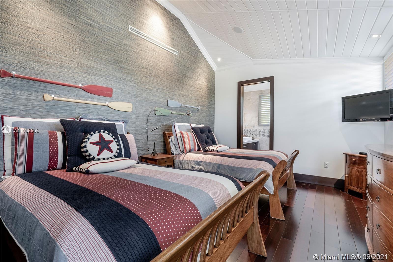 CORAL GABLES RIVIERA SEC - Residential