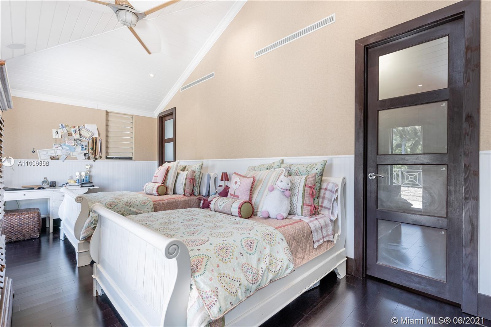 CORAL GABLES RIVIERA SEC - Residential