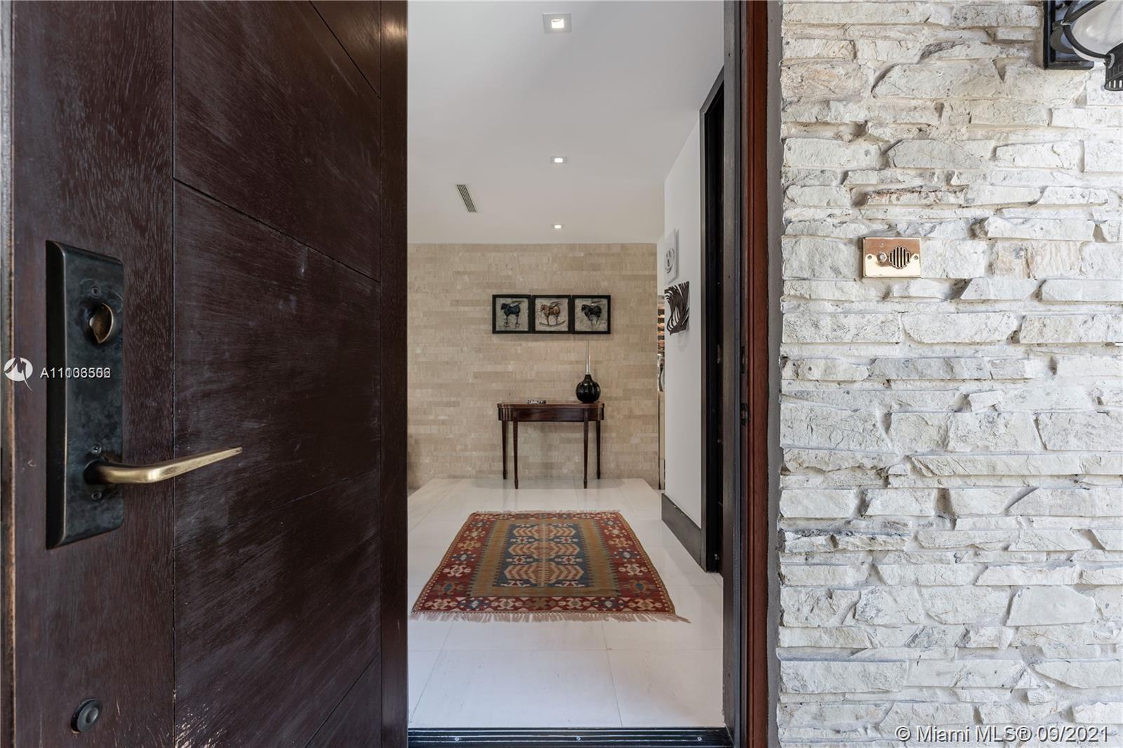 CORAL GABLES RIVIERA SEC - Residential