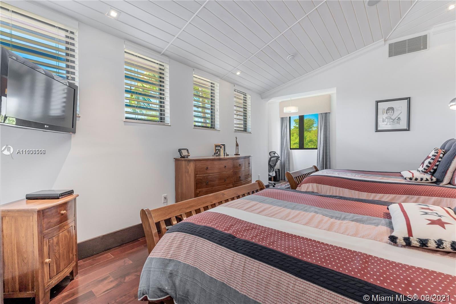 CORAL GABLES RIVIERA SEC - Residential