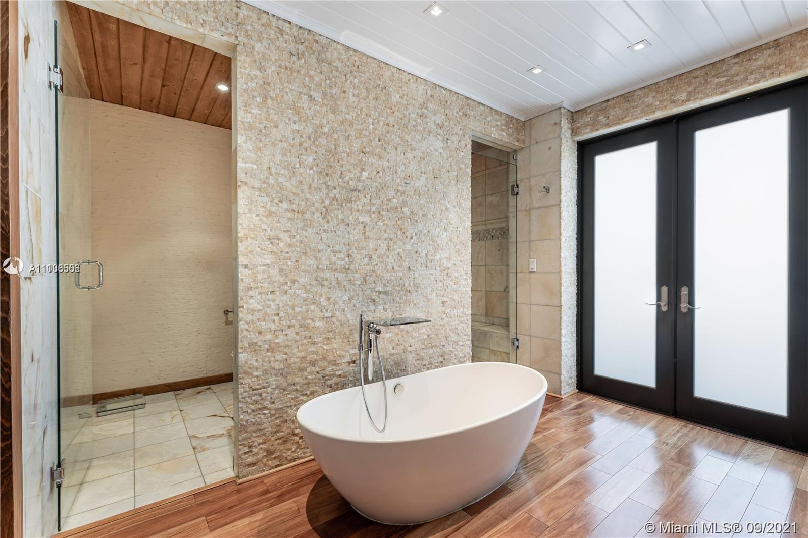 CORAL GABLES RIVIERA SEC - Residential