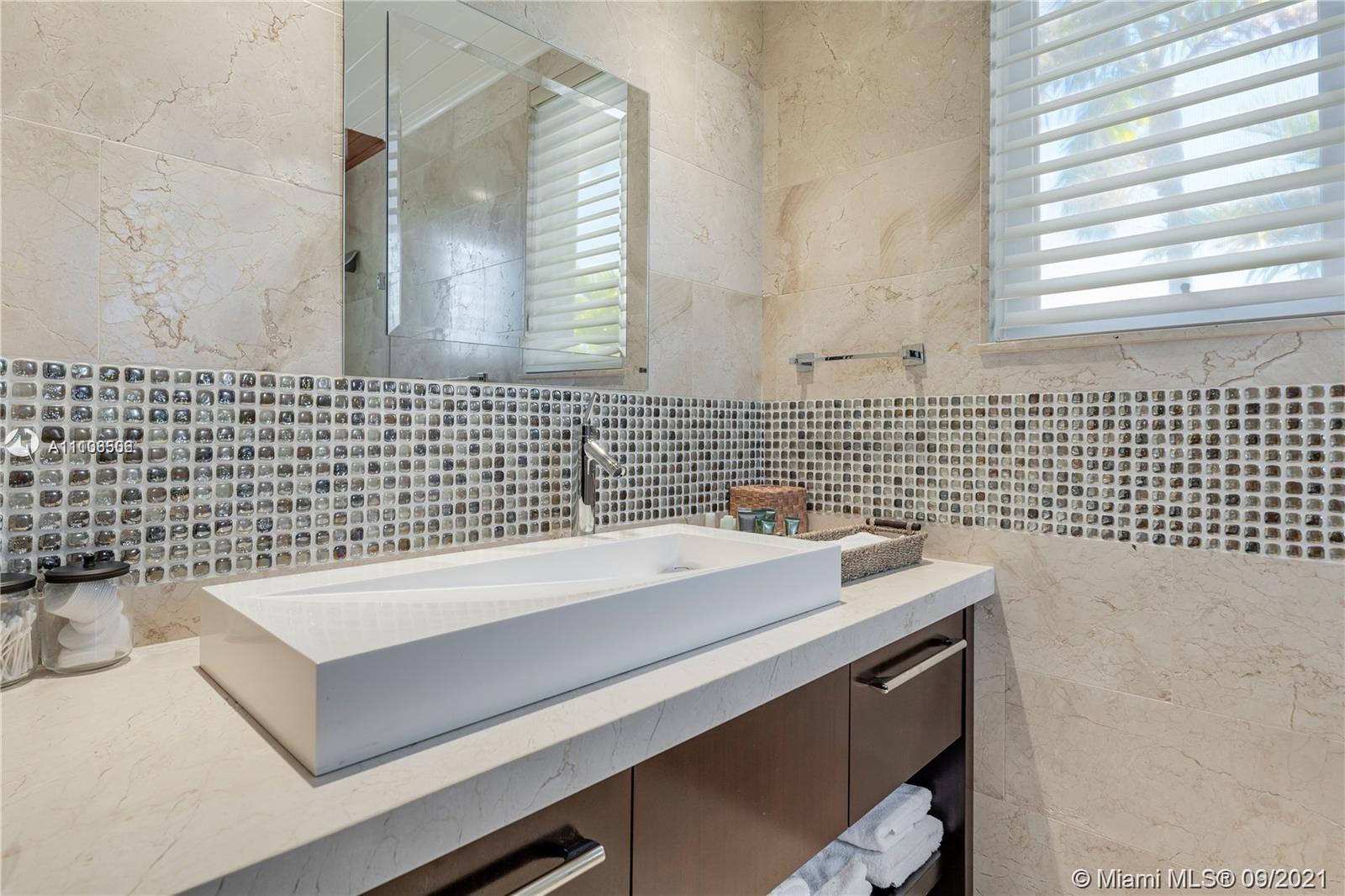 CORAL GABLES RIVIERA SEC - Residential