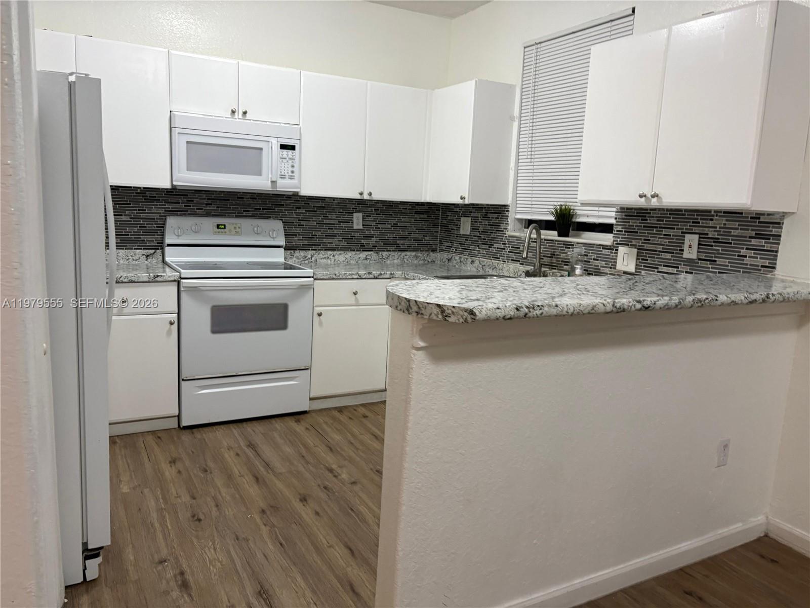 SHOMA TOWNHOMES - Residential