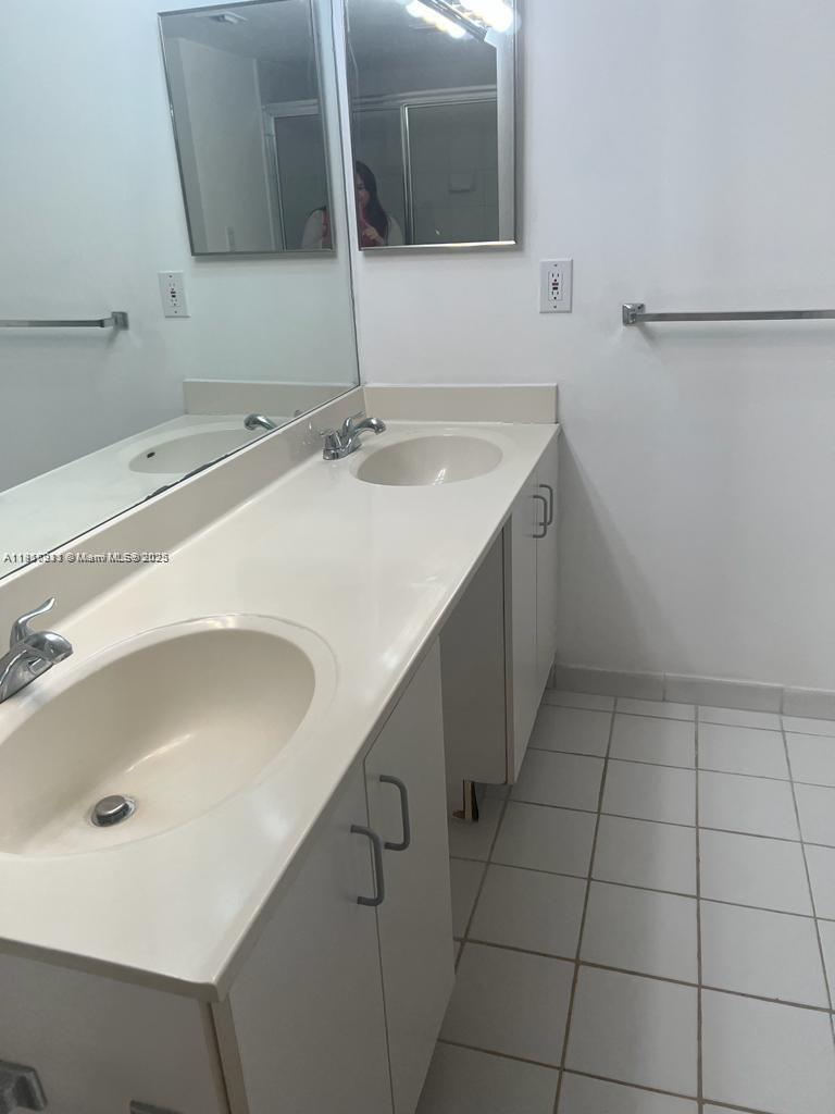 PARC CENTRAL AVENTURA EAS - Residential Lease