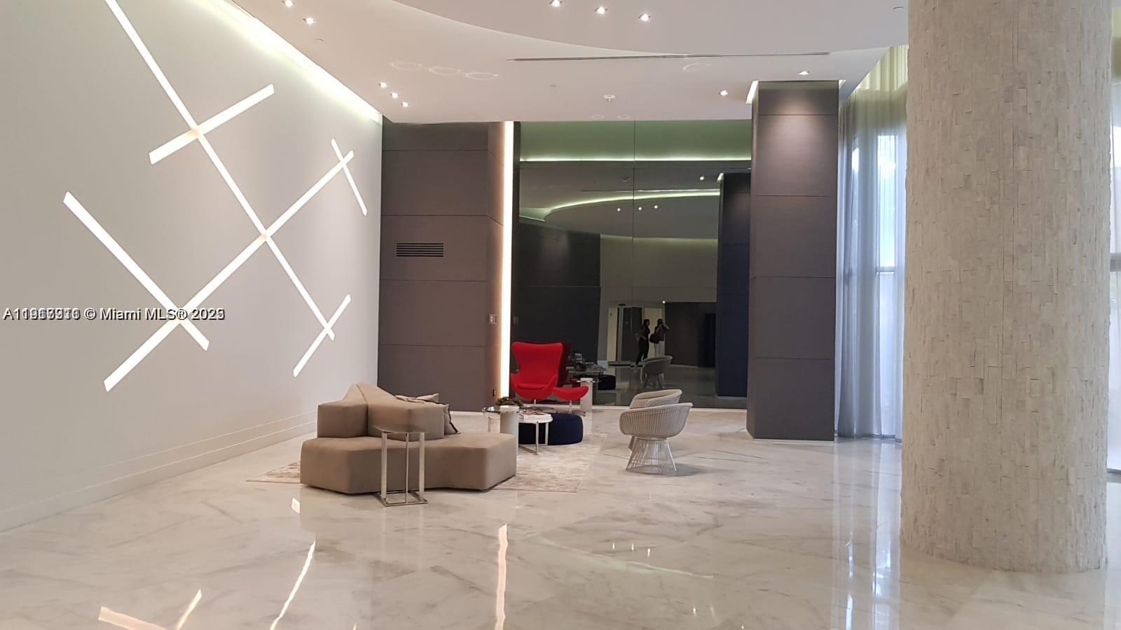 PARC CENTRAL AVENTURA EAS - Residential Lease