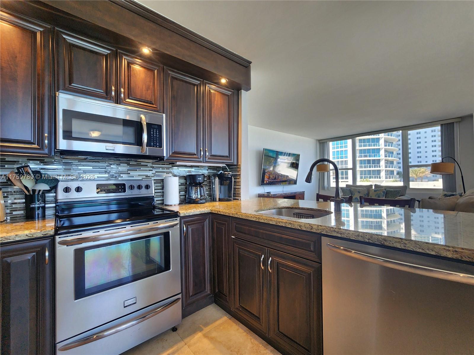 ALEXANDER TOWERS CONDO - Residential Lease