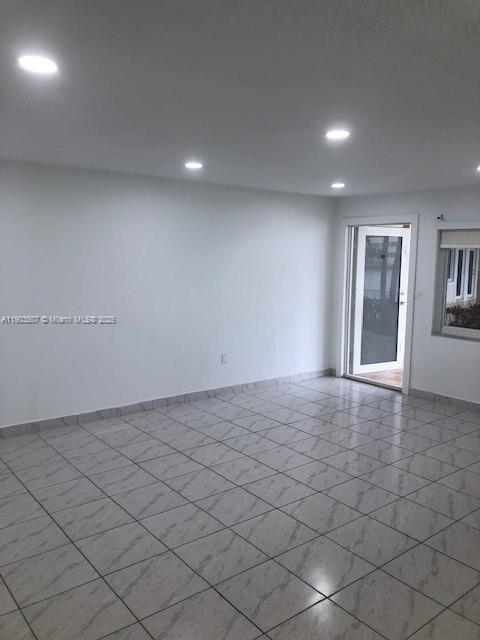 HARBOR ISLAND - Residential Lease