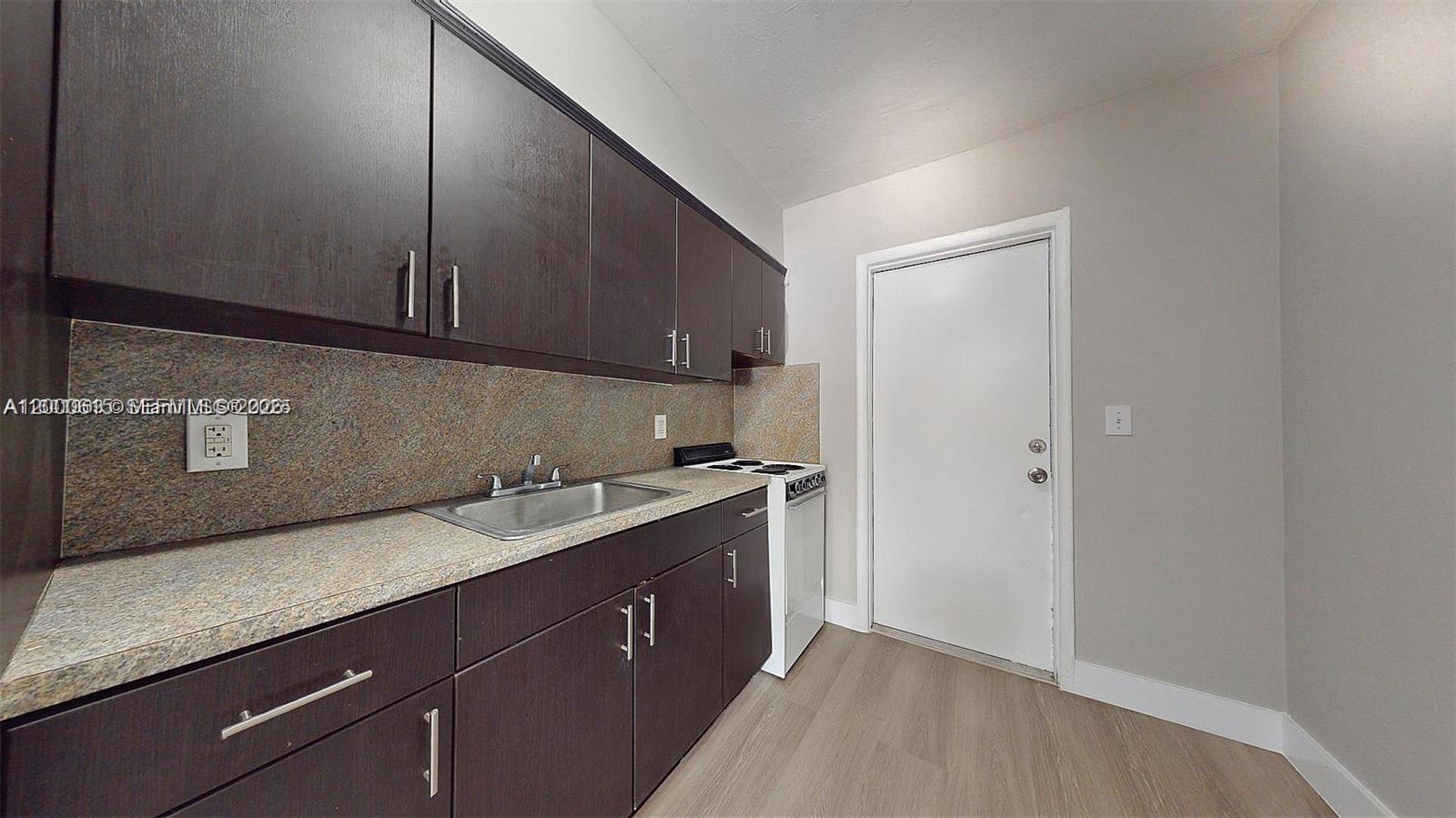 CAROLINA COURT A R-S - Residential Lease