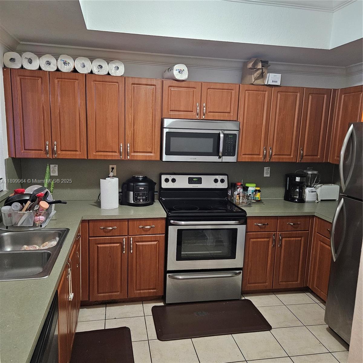 CENTURY PARK CONDO NO 2 - Residential Lease