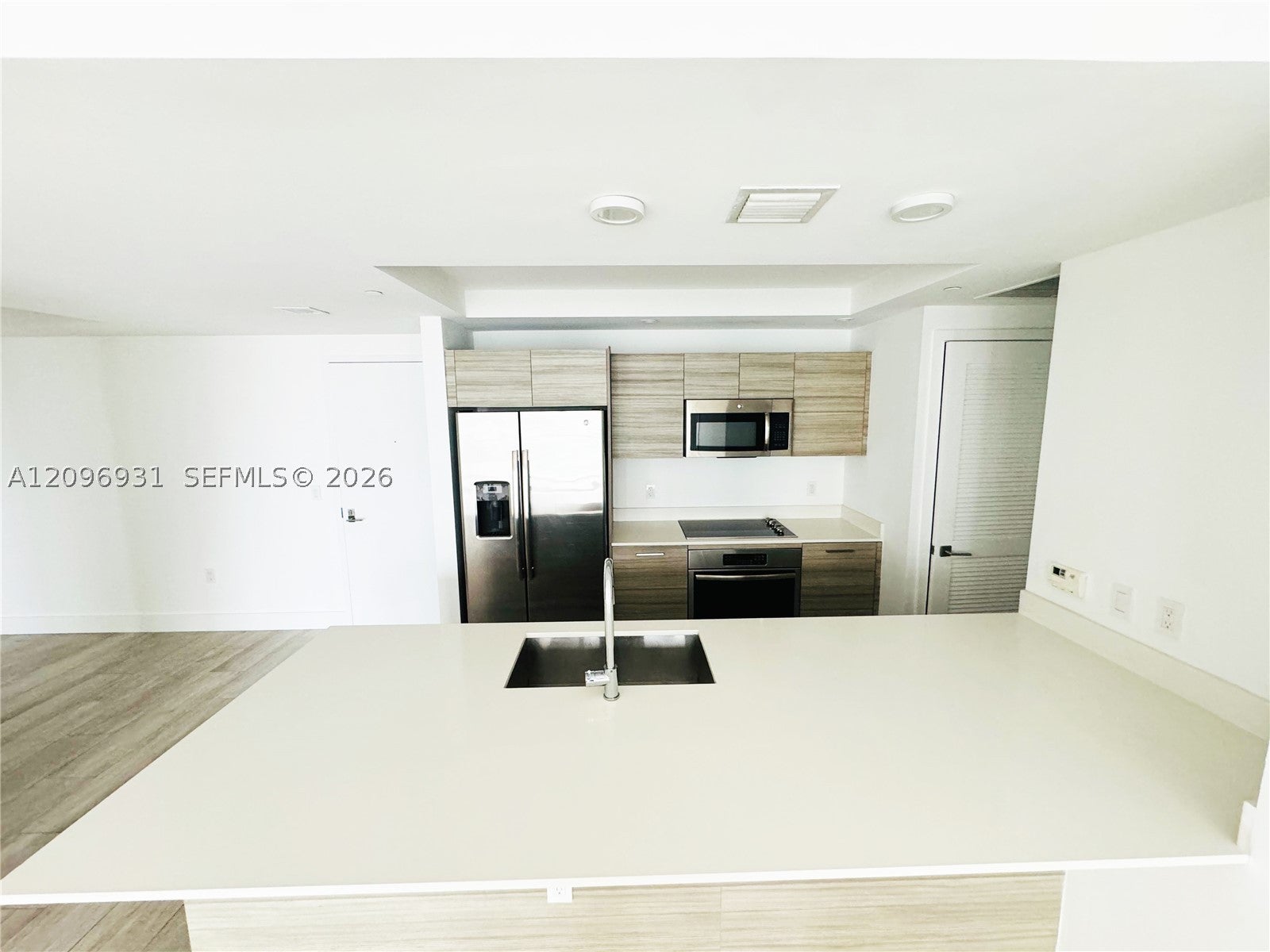 121 NE 34th St 2302