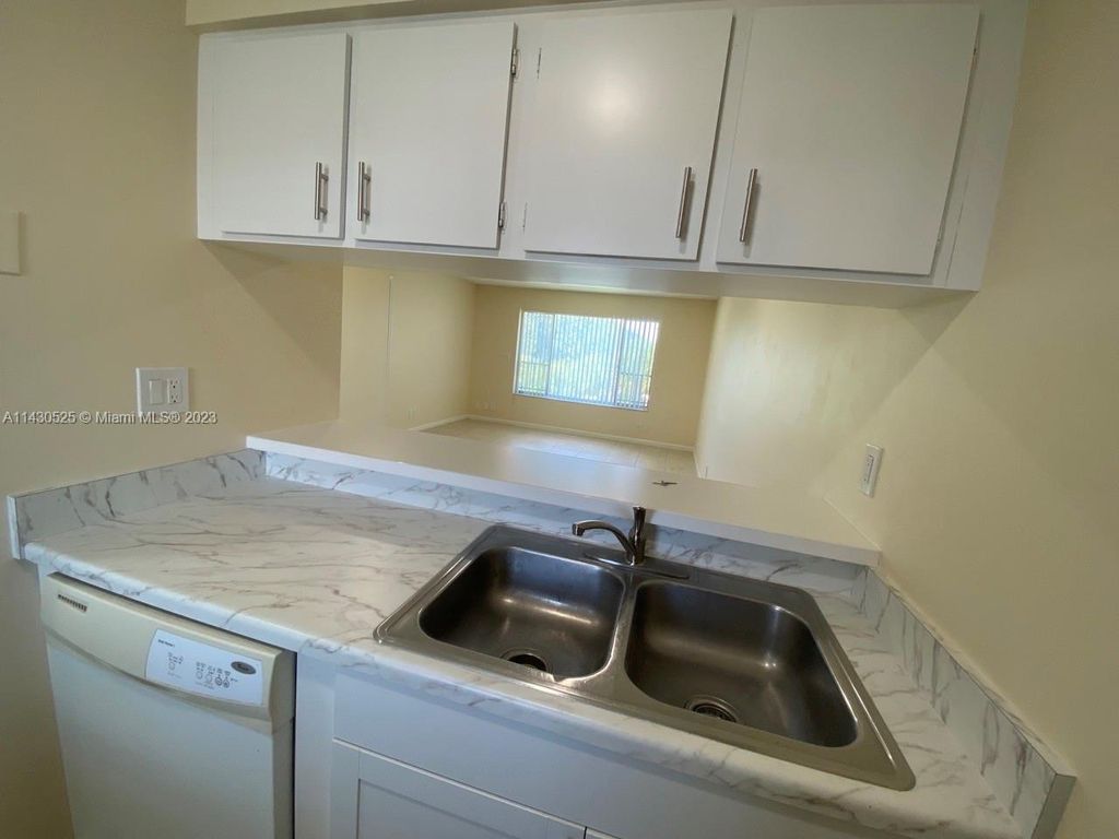 Photo of 10031 Twin Lakes Dr #25-I, Coral Springs, FL 33071 (MLS # A11430525)