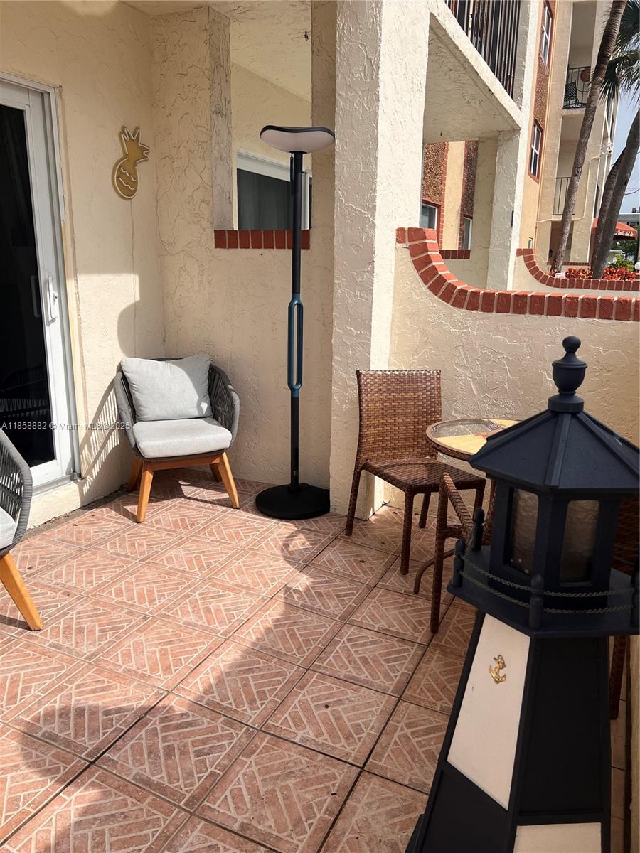 LADO DEL RIO CONDO - Residential Lease