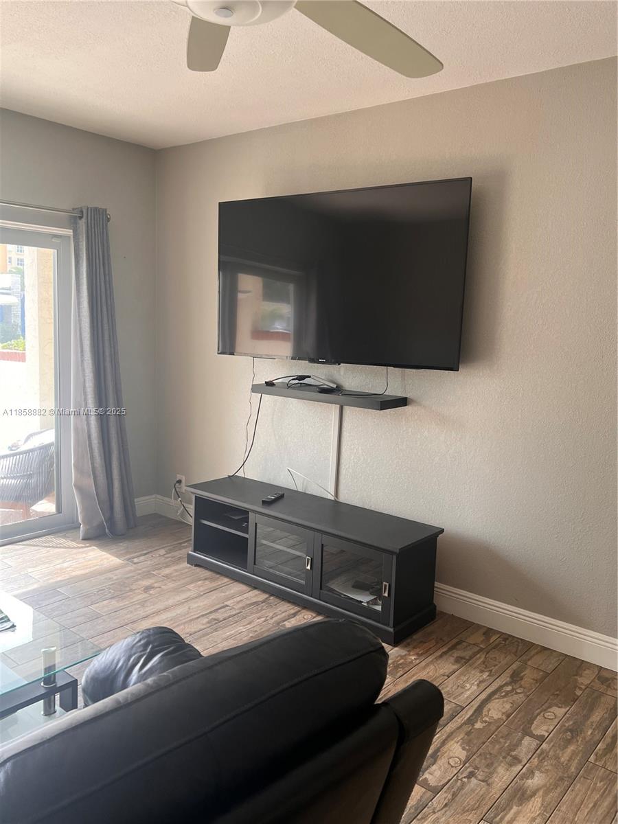 LADO DEL RIO CONDO - Residential Lease