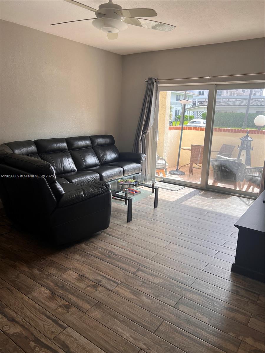 LADO DEL RIO CONDO - Residential Lease