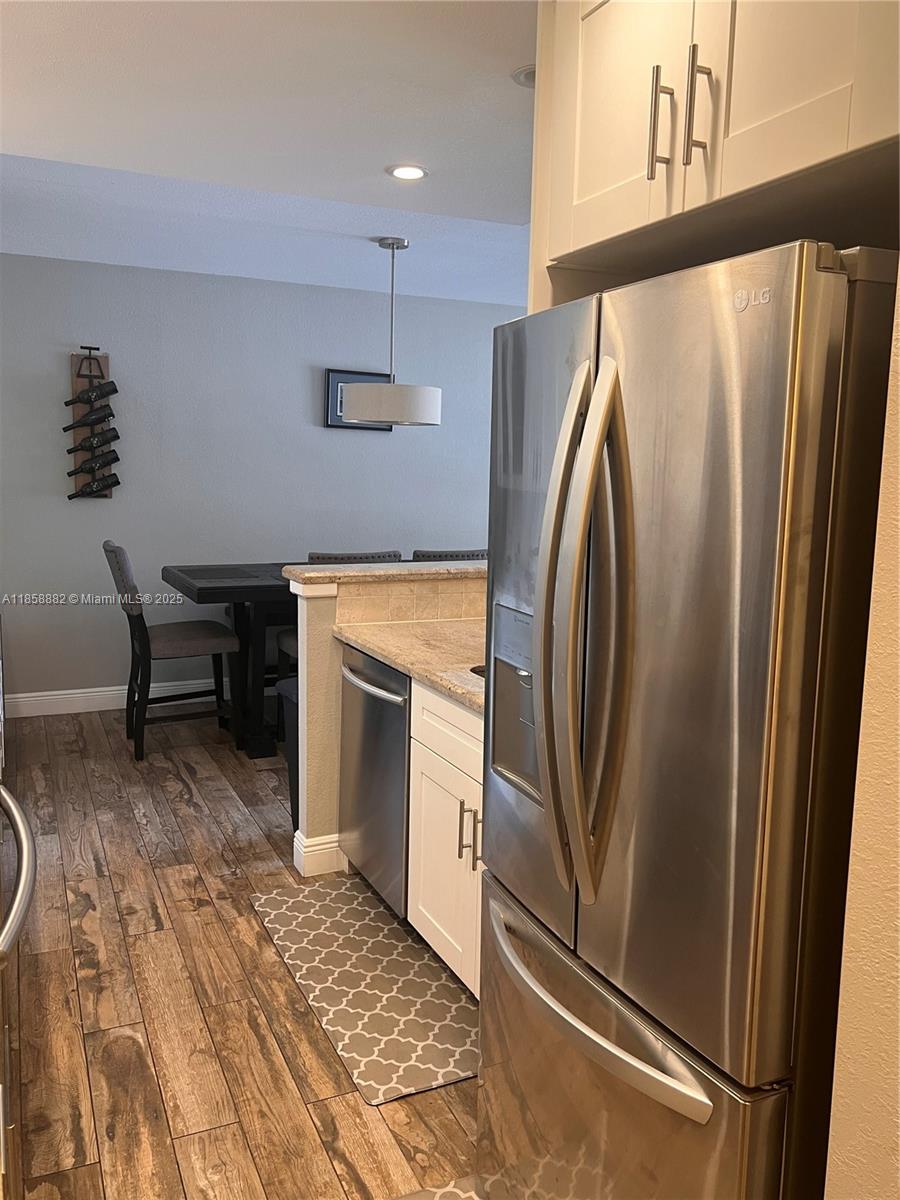 LADO DEL RIO CONDO - Residential Lease