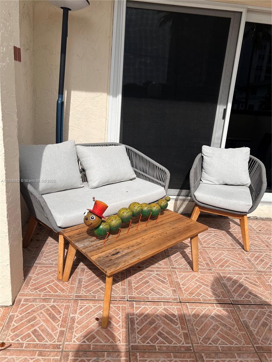 LADO DEL RIO CONDO - Residential Lease