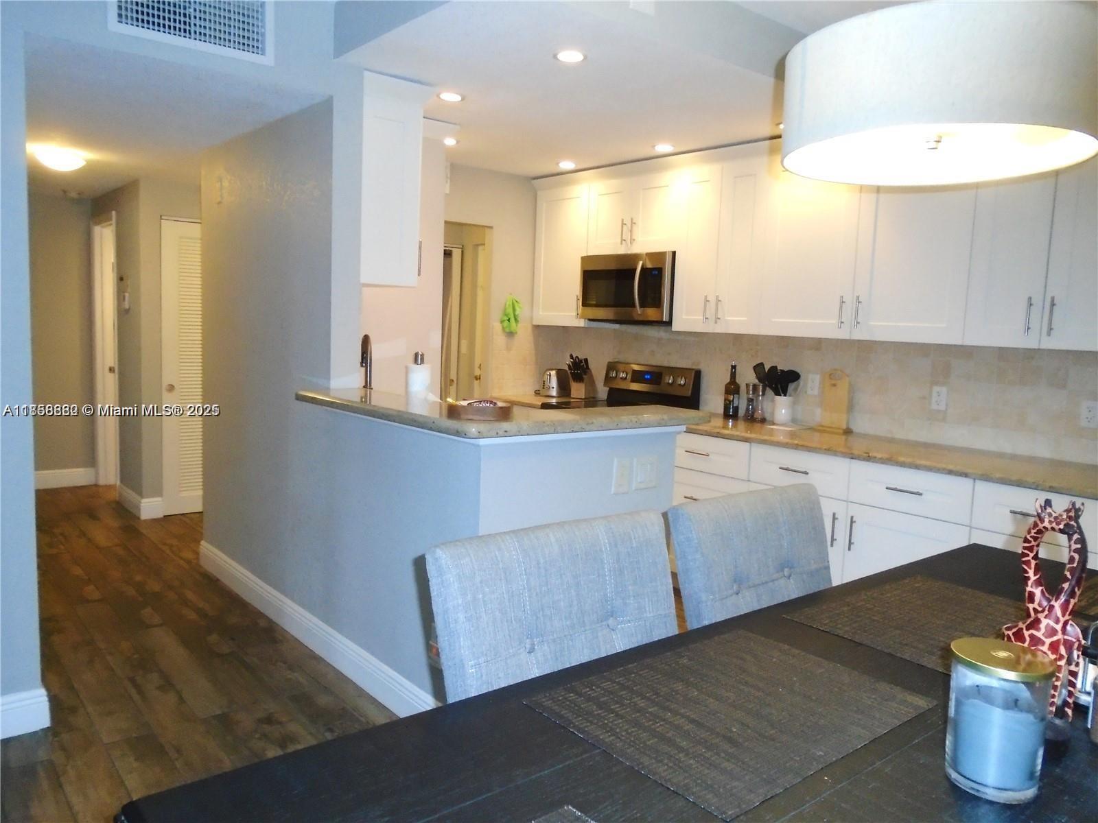 LADO DEL RIO CONDO - Residential Lease