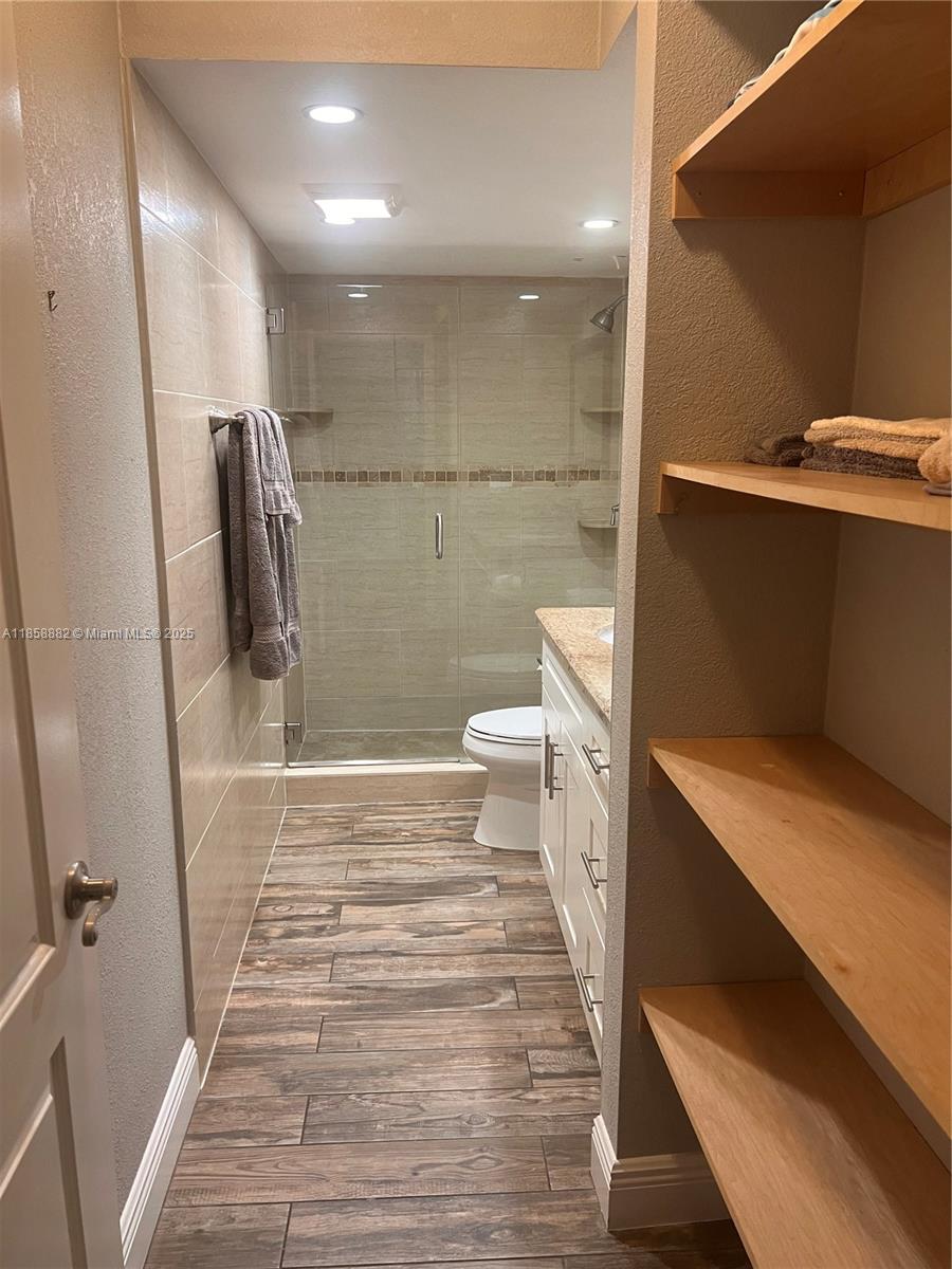 LADO DEL RIO CONDO - Residential Lease