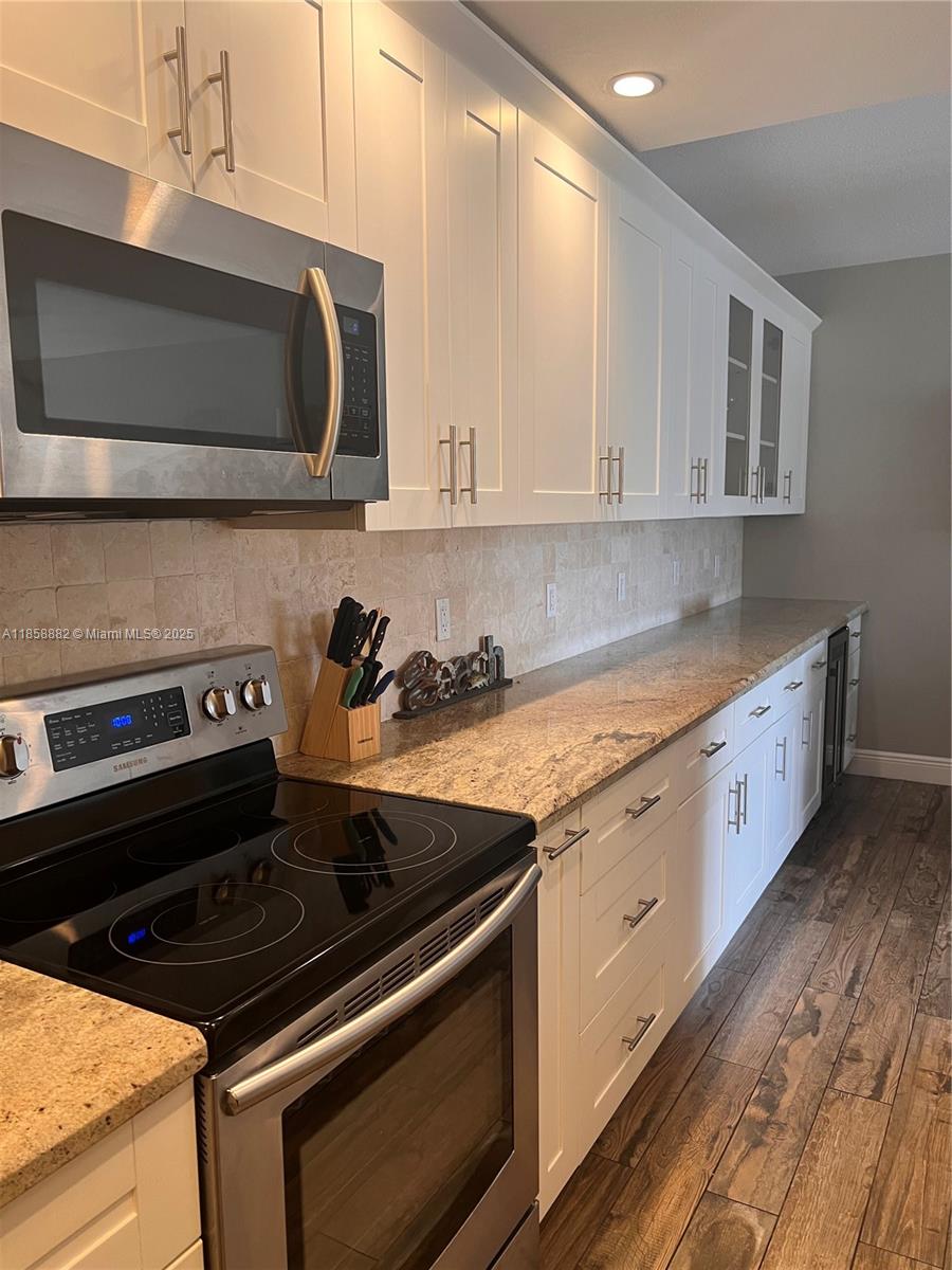 LADO DEL RIO CONDO - Residential Lease