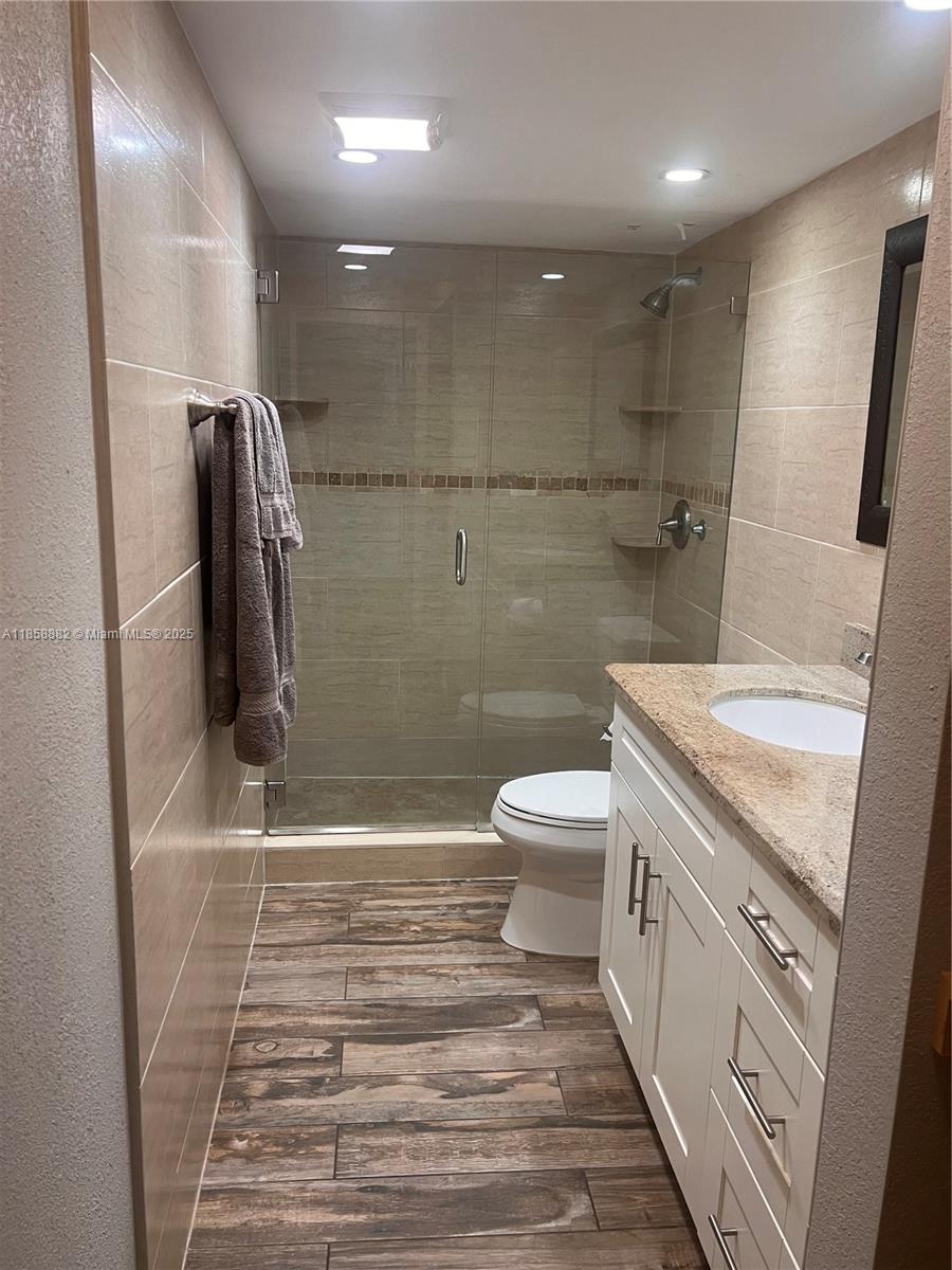 LADO DEL RIO CONDO - Residential Lease