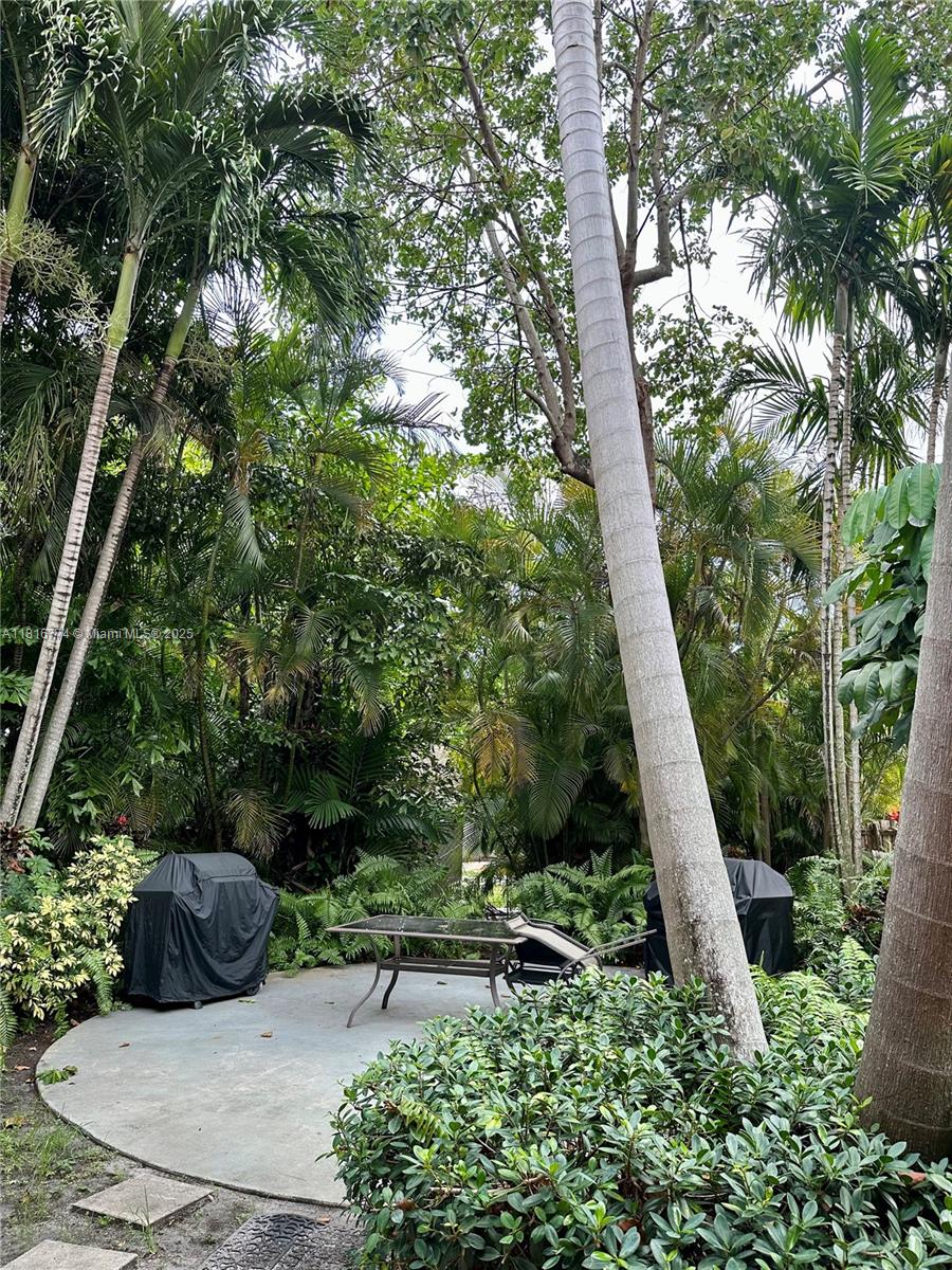 TUDOR MANOR CONDO - Residential Lease