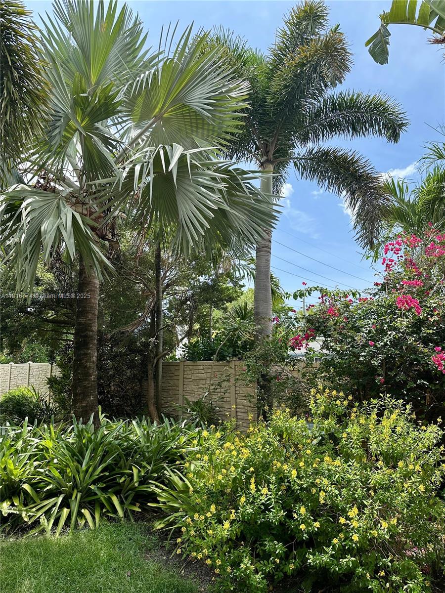 TUDOR MANOR CONDO - Residential Lease