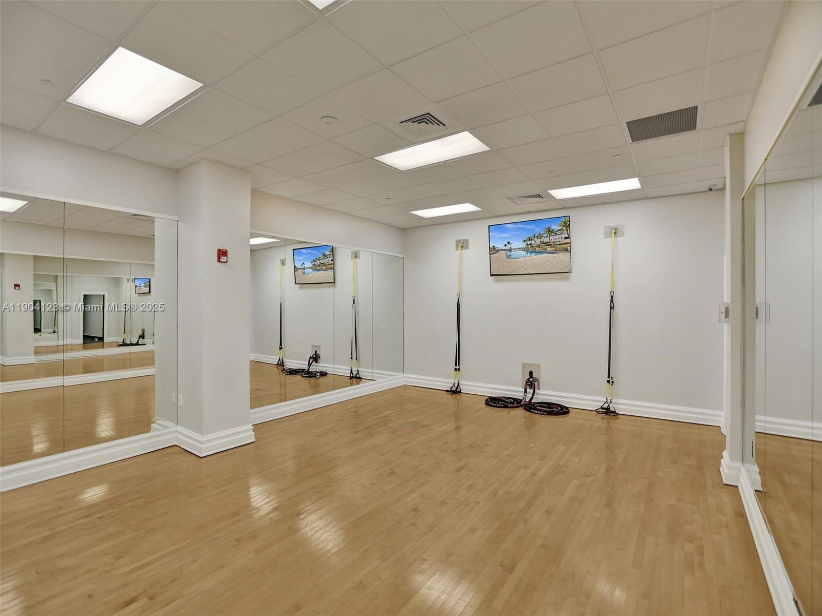 WAVE CONDO - Residential Lease