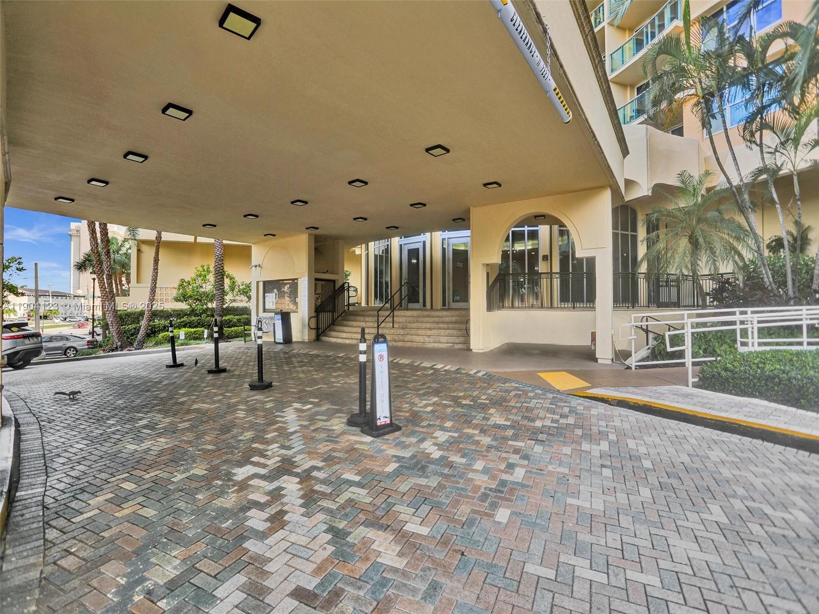 WAVE CONDO - Residential Lease