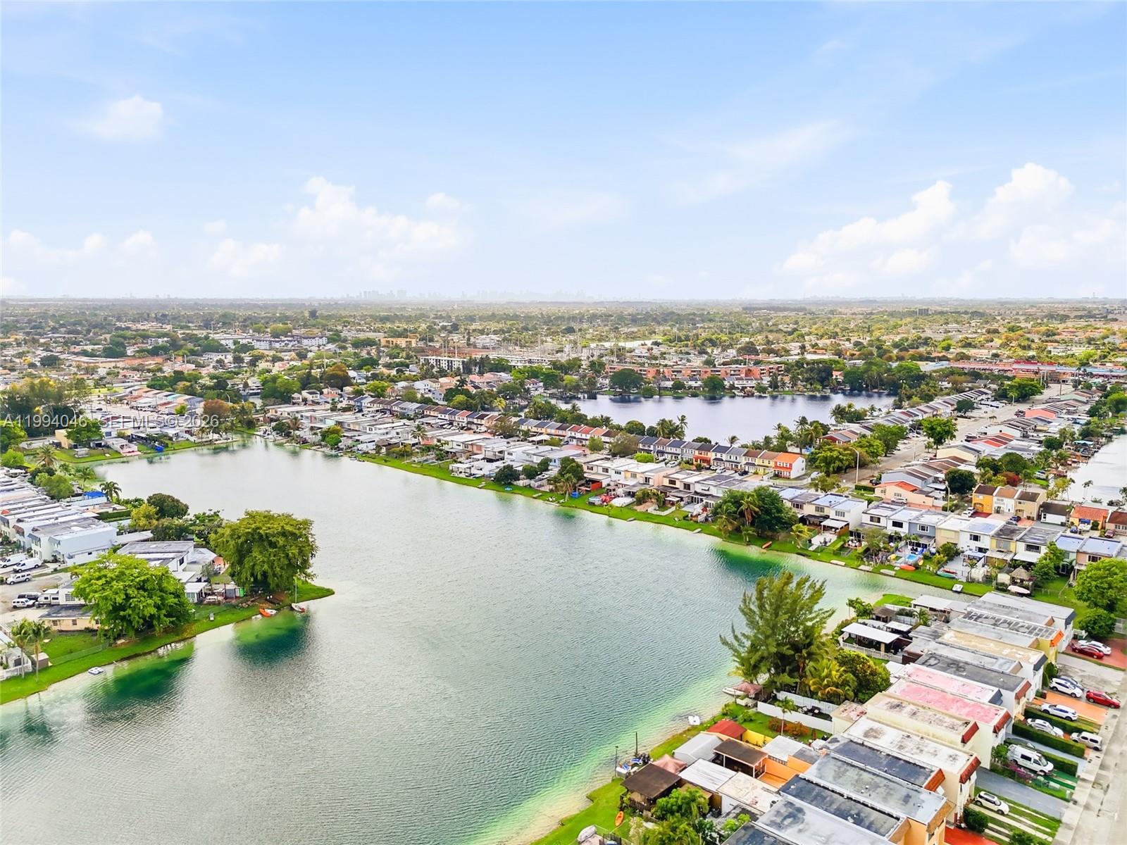 FLAMINGO LAKE - Residential