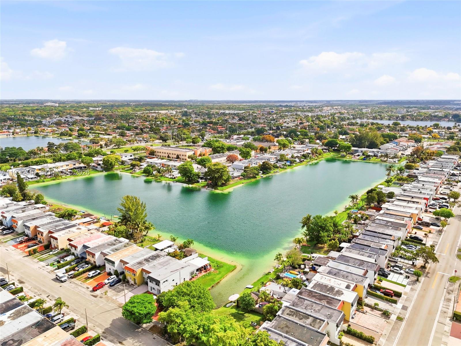 FLAMINGO LAKE - Residential