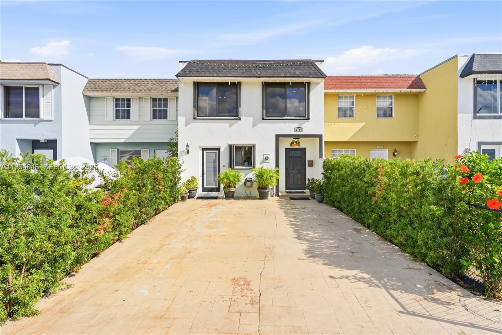 FLAMINGO LAKE - Residential