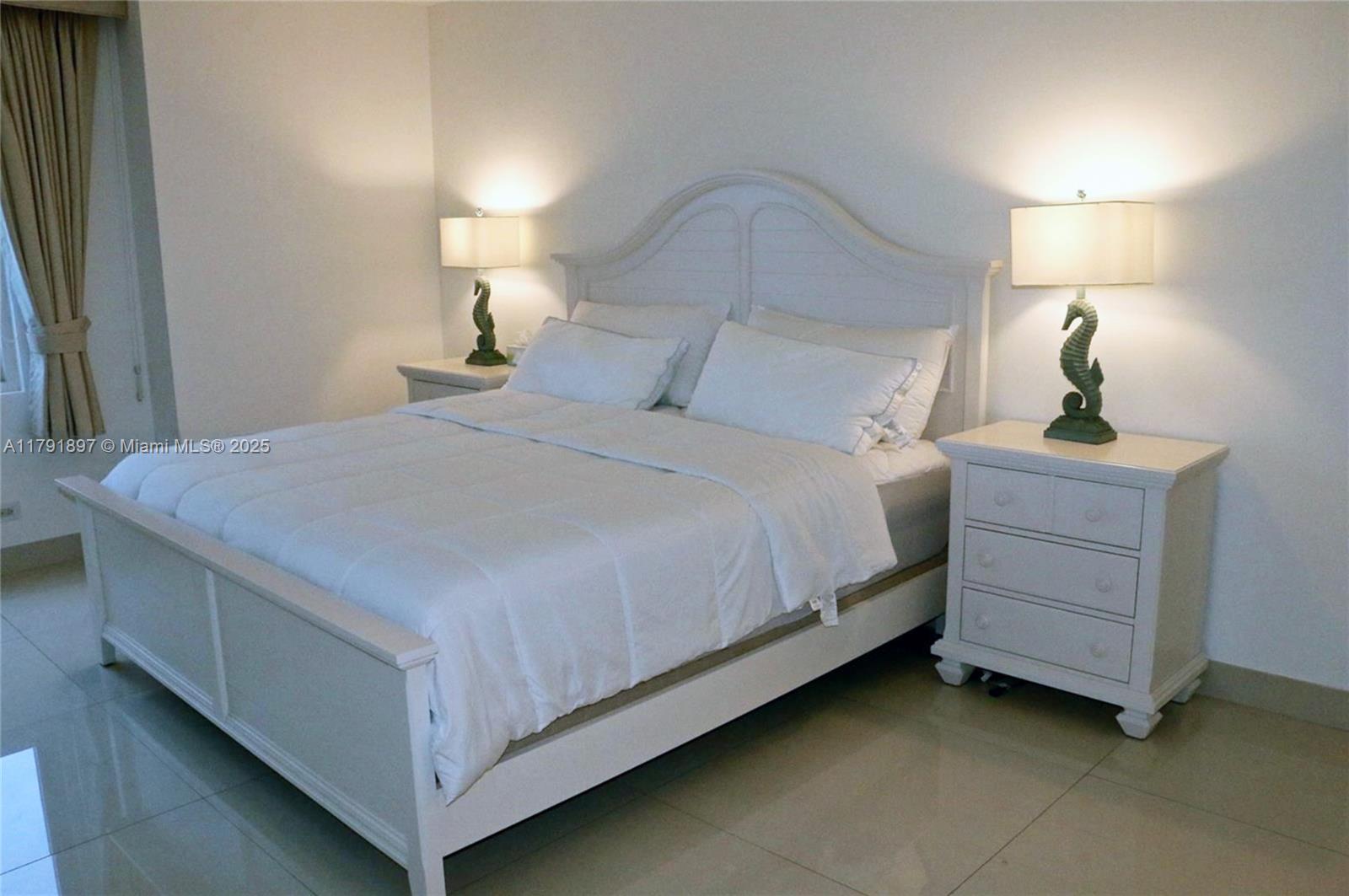 RONEY PALACE CONDO - Residential Lease