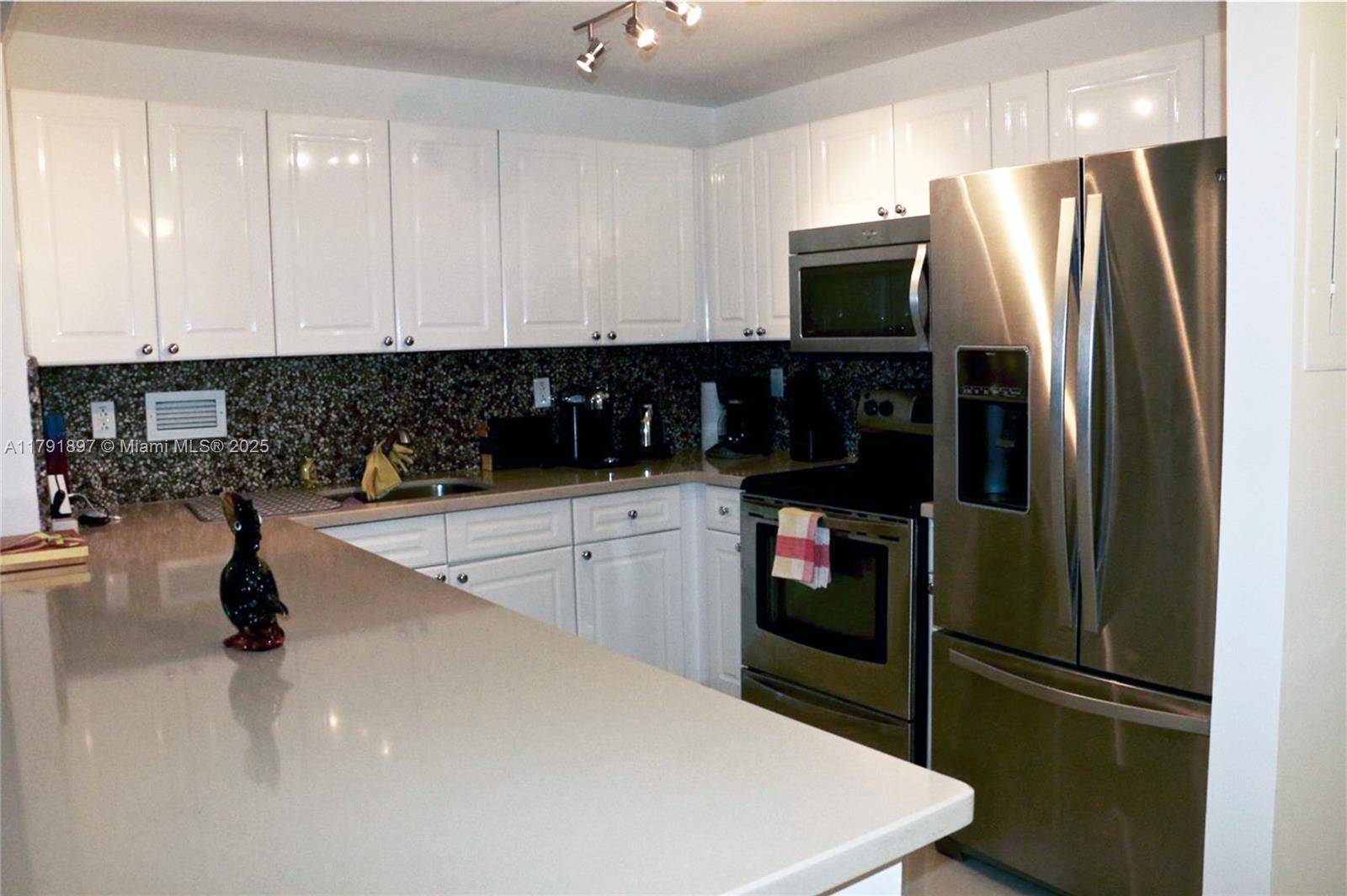 RONEY PALACE CONDO - Residential Lease