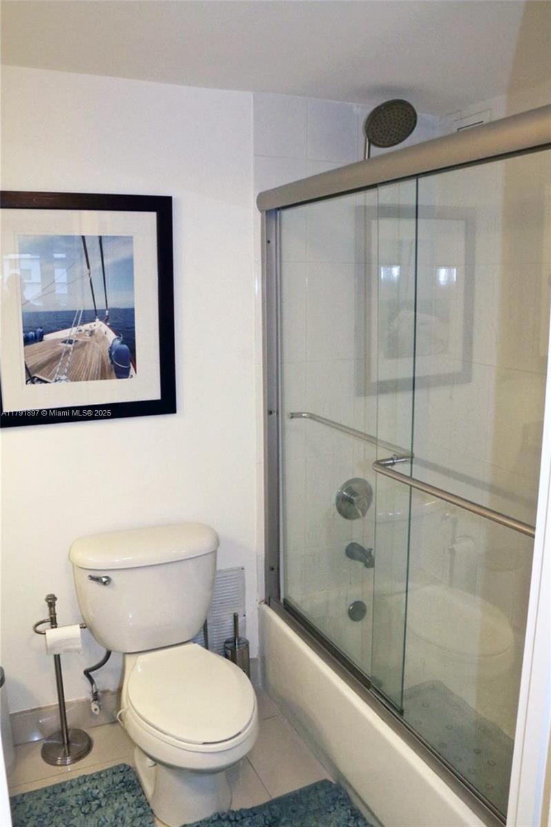 RONEY PALACE CONDO - Residential Lease