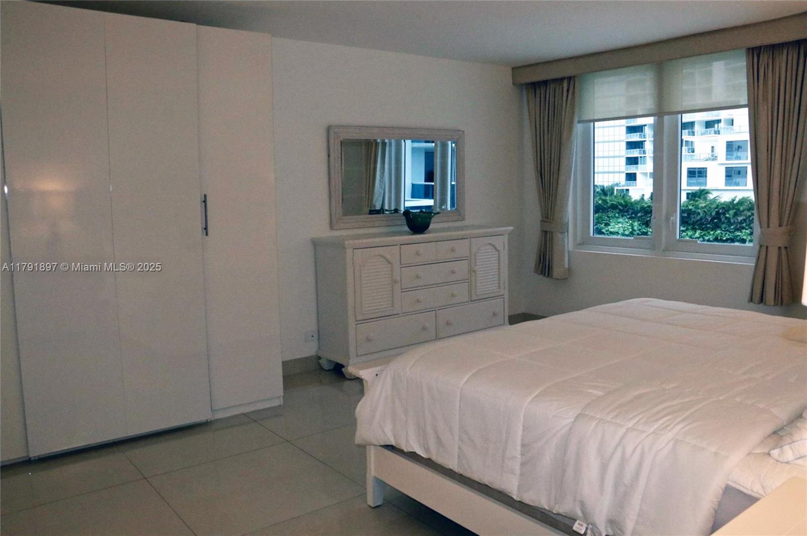 RONEY PALACE CONDO - Residential Lease