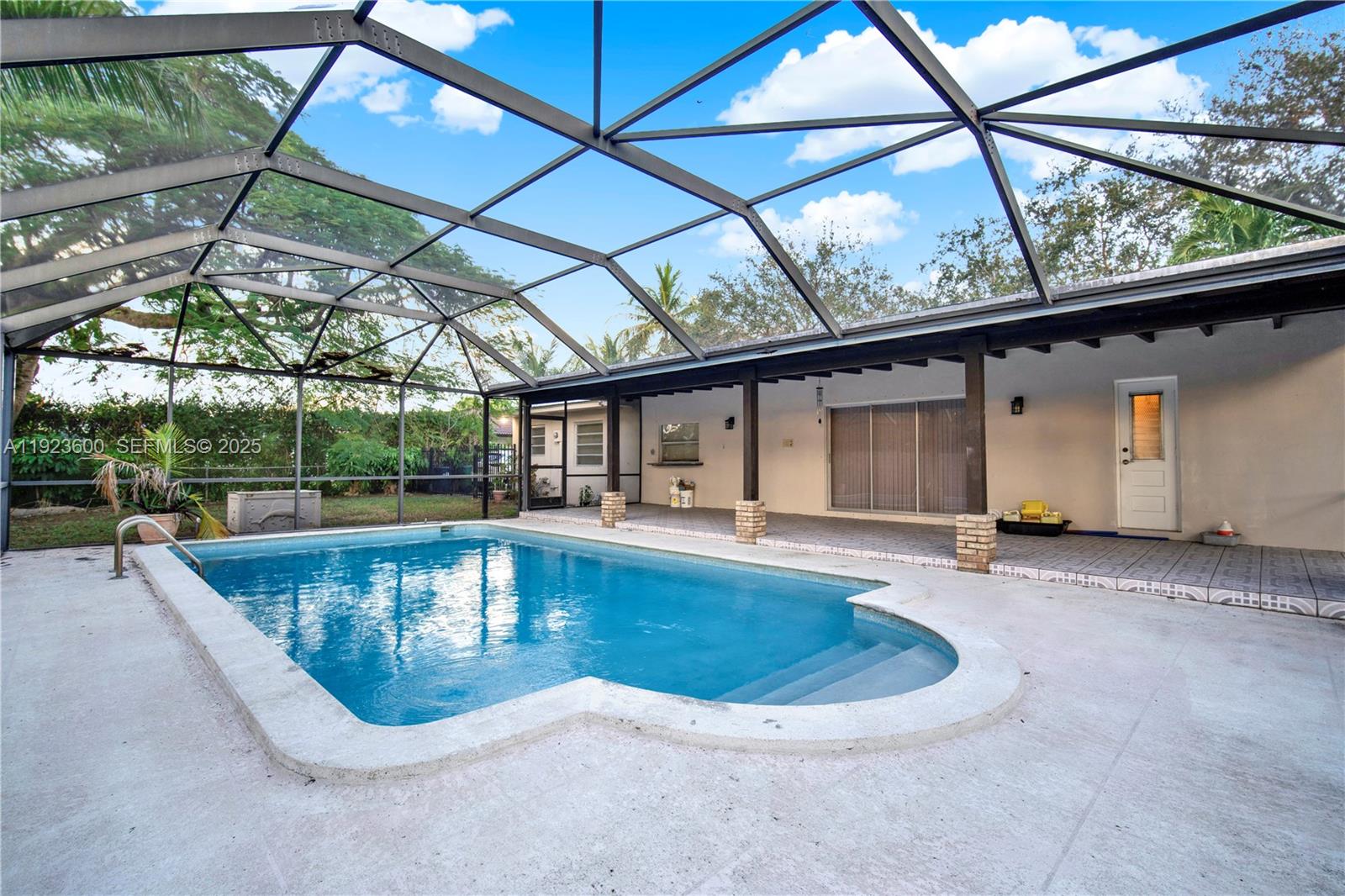 BRIAR BAY URBAN PARK SEC - Residential