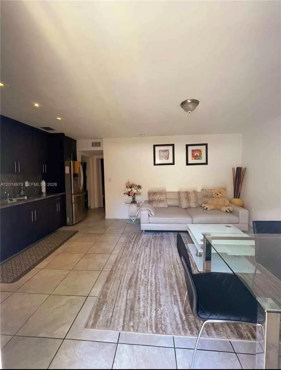 COLLEGE PARK - Residential Lease