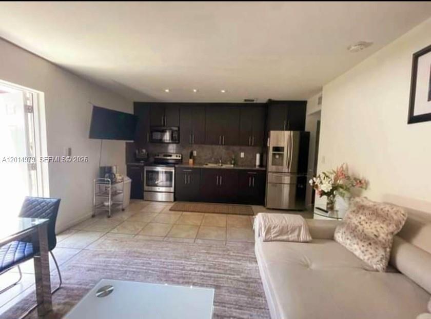 COLLEGE PARK - Residential Lease
