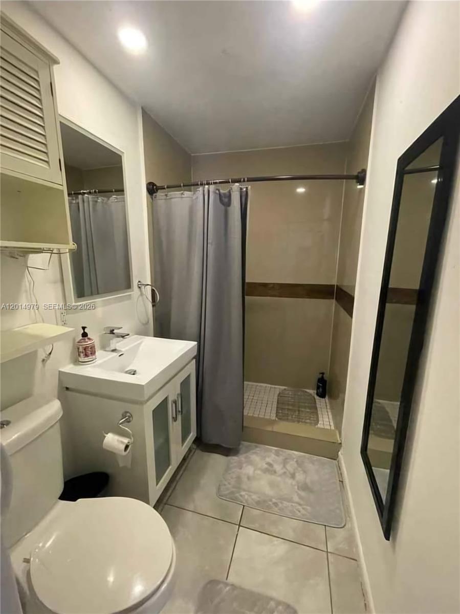 COLLEGE PARK - Residential Lease
