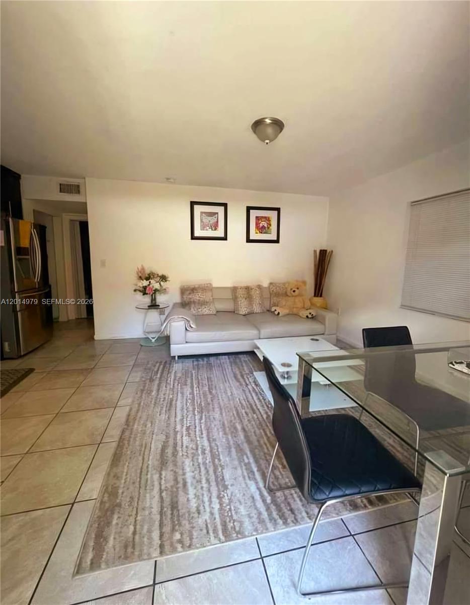 COLLEGE PARK - Residential Lease