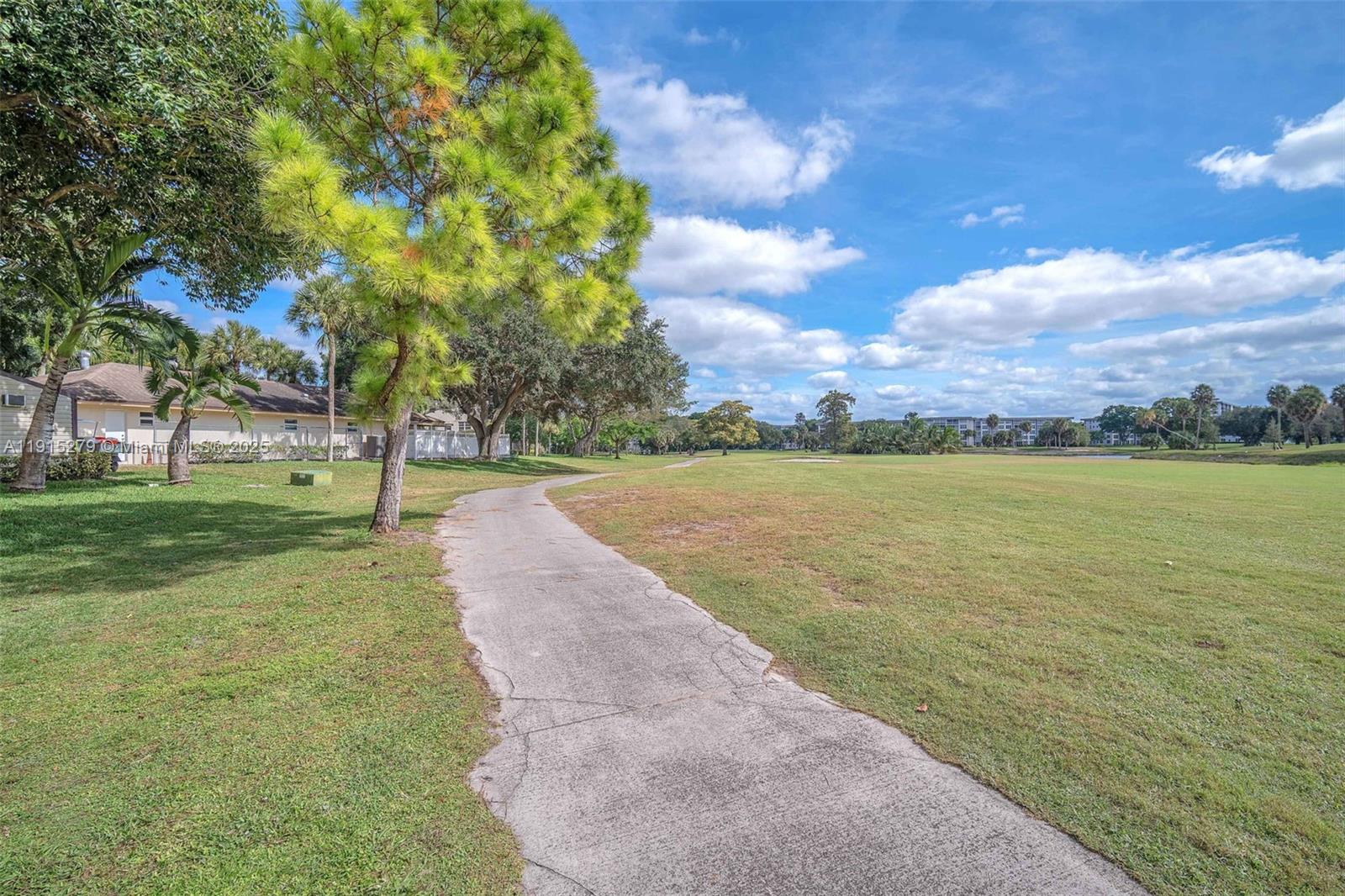 NO 114 PALM-AIRE COUNTRY - Residential Lease