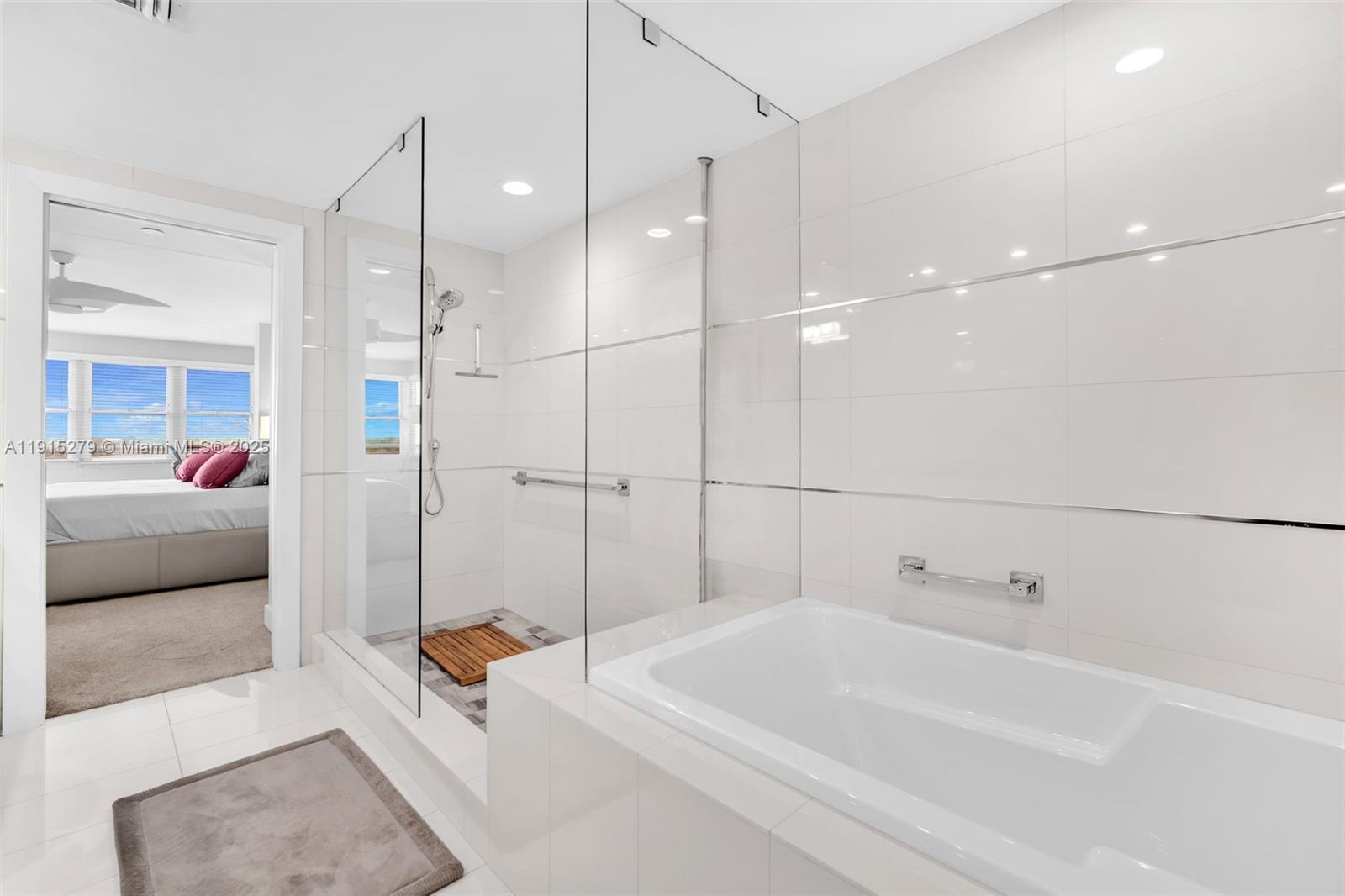 NO 114 PALM-AIRE COUNTRY - Residential Lease