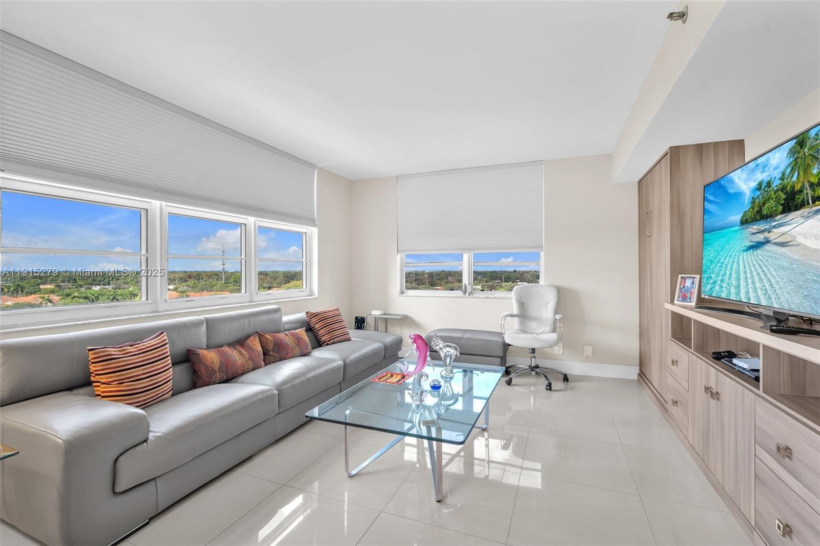 NO 114 PALM-AIRE COUNTRY - Residential Lease