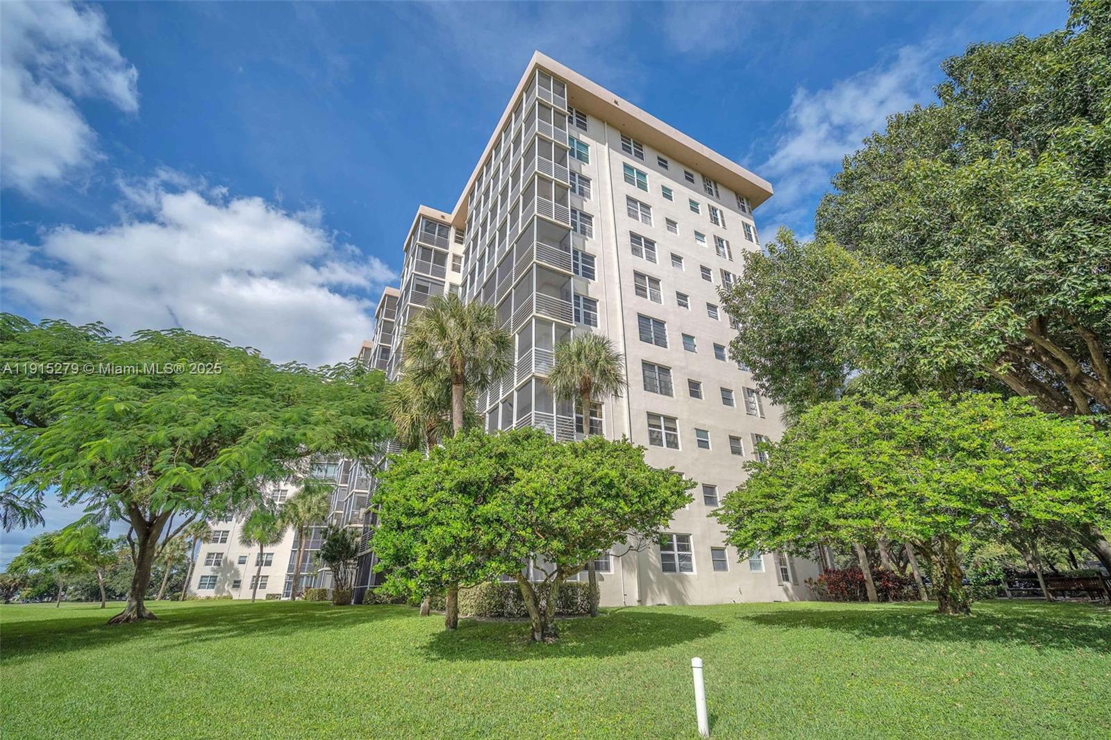 NO 114 PALM-AIRE COUNTRY - Residential Lease