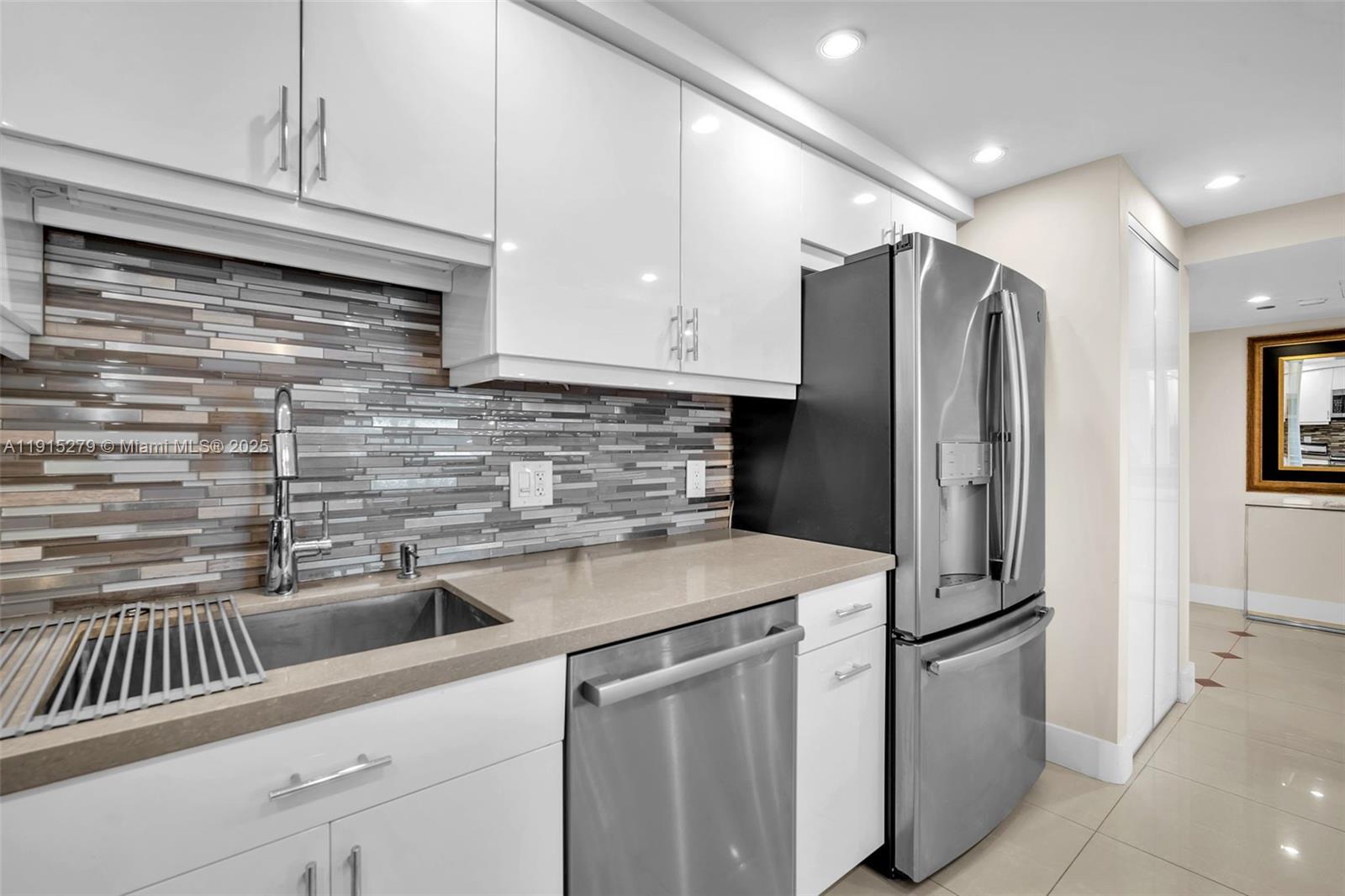 NO 114 PALM-AIRE COUNTRY - Residential Lease