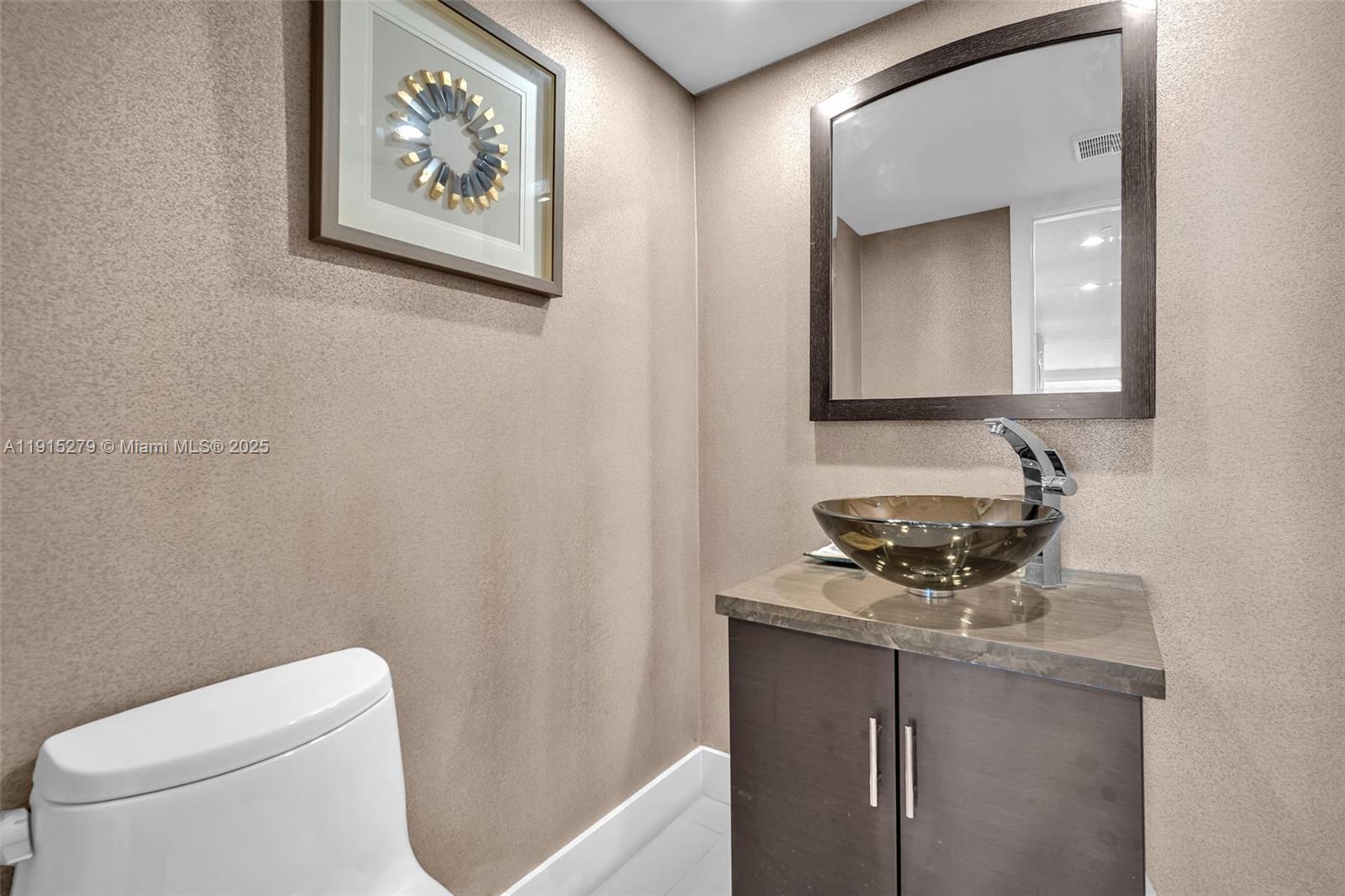 NO 114 PALM-AIRE COUNTRY - Residential Lease