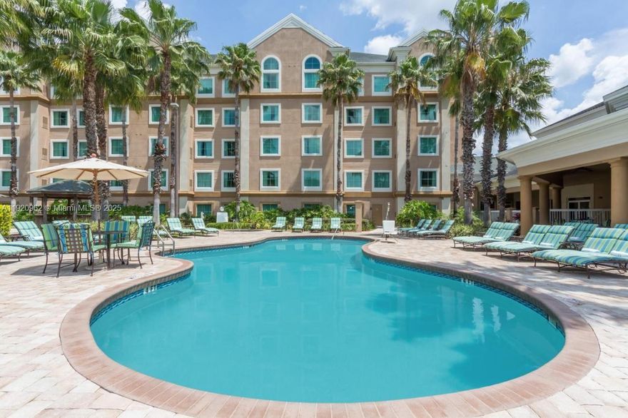 Welcome to this beautifully maintained one-bedroom suite located in the highly sought-after Lake Buena Vista area. This charming unit features a full bathroom with a bathtub, a fully equipped kitchen, and a brand-new AC 2025. Ensuring optimal comfort and efficiency. resort-style amenities included by the association, pool, jacuzzi, gym, and a fun arcade room for children. Great investment opportunity, this property offers outstanding value. Excellent for Airbnb, Booking... Short-term rental.