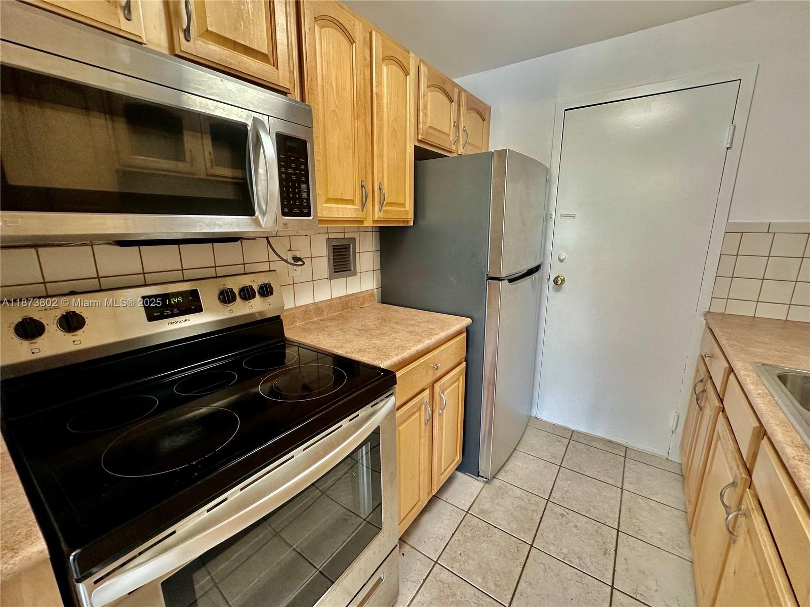 VICTORIA PARK TOWER CONDO - Residential Lease