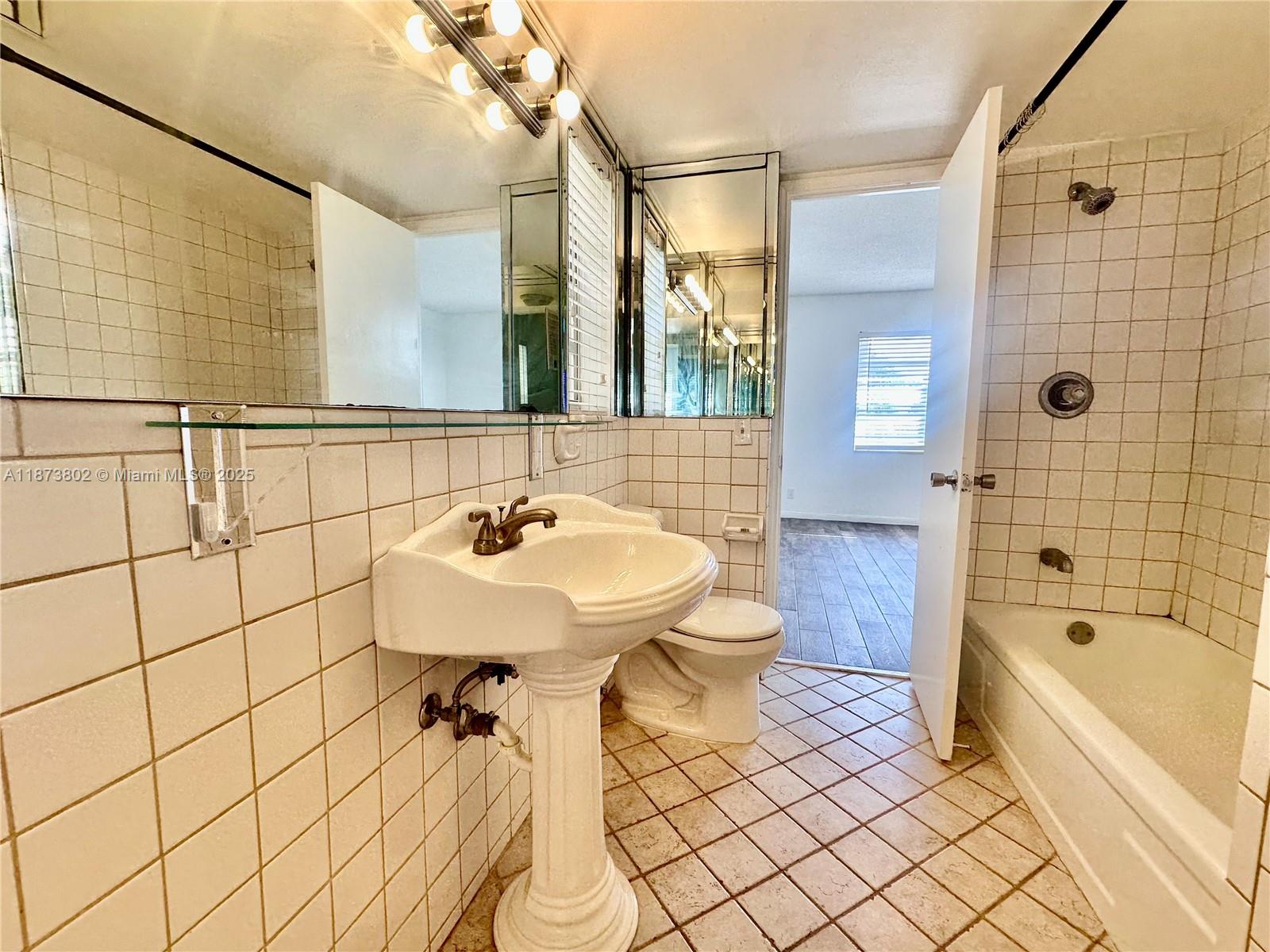 VICTORIA PARK TOWER CONDO - Residential Lease