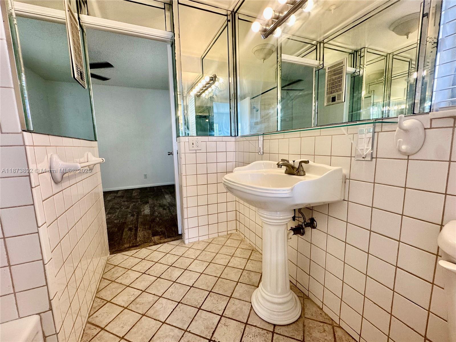 VICTORIA PARK TOWER CONDO - Residential Lease